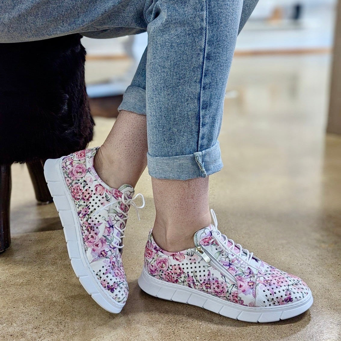 CABELLO EG172 FLORAL - Zeke Collection