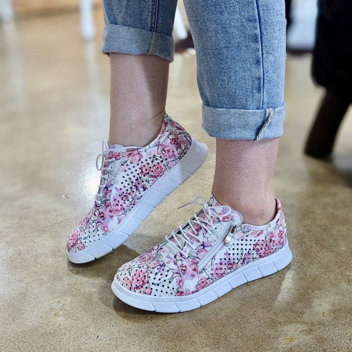 CABELLO EG172 FLORAL - Zeke Collection