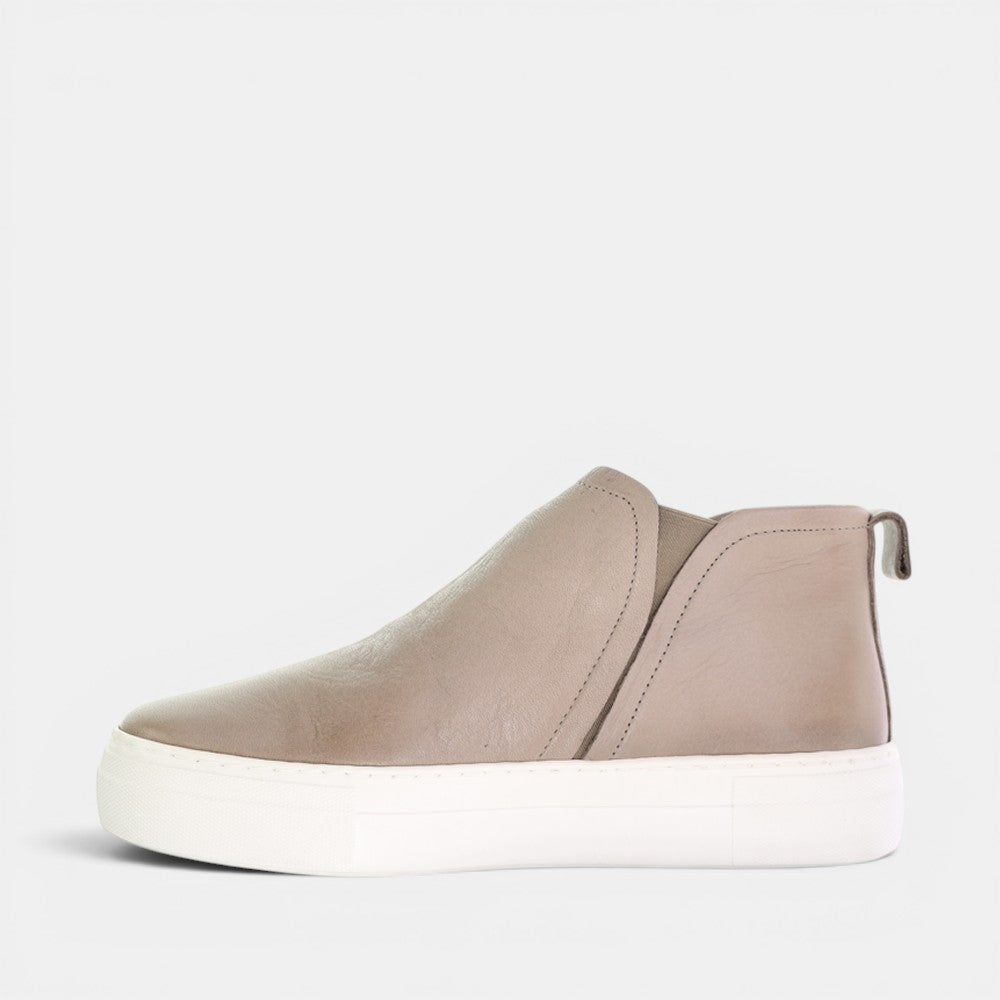 Le Sansa Stephanie taupe boots featuring ankle-height design, smooth leather finish, and stylish rounded toes.