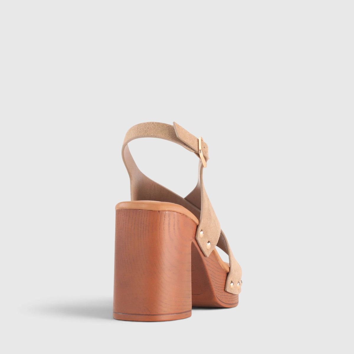 Los Cabos Anabella Taupe sandals featuring strappy design and open toes, perfect for casual summer wear.