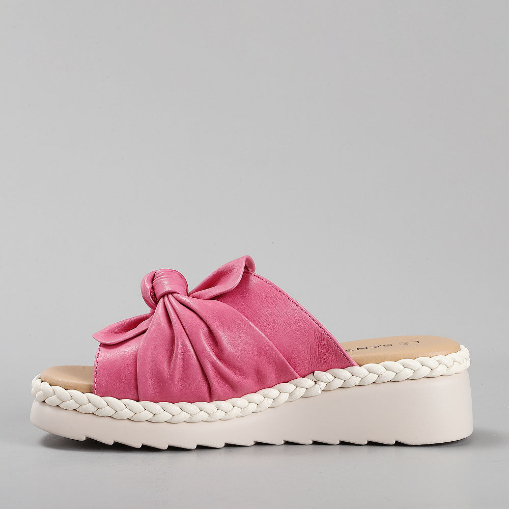 Le Sansa Eudore Hair slip-on shoes in neutral tones, featuring a sleek design and comfortable fit.