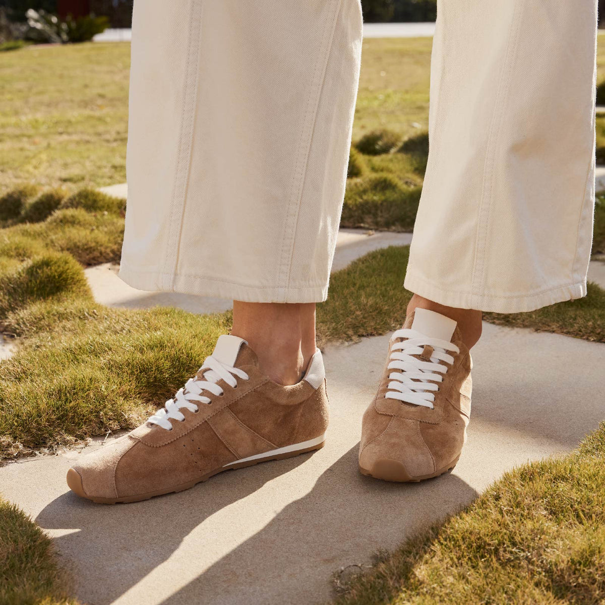 Eos sneakers in sand color with stylish design, featuring comfortable laces and trendy urban footwear for casual wear