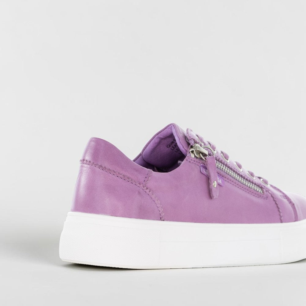 Le Sansa Quest II casual shoes in lavender color, featuring comfortable design and stylish appearance.