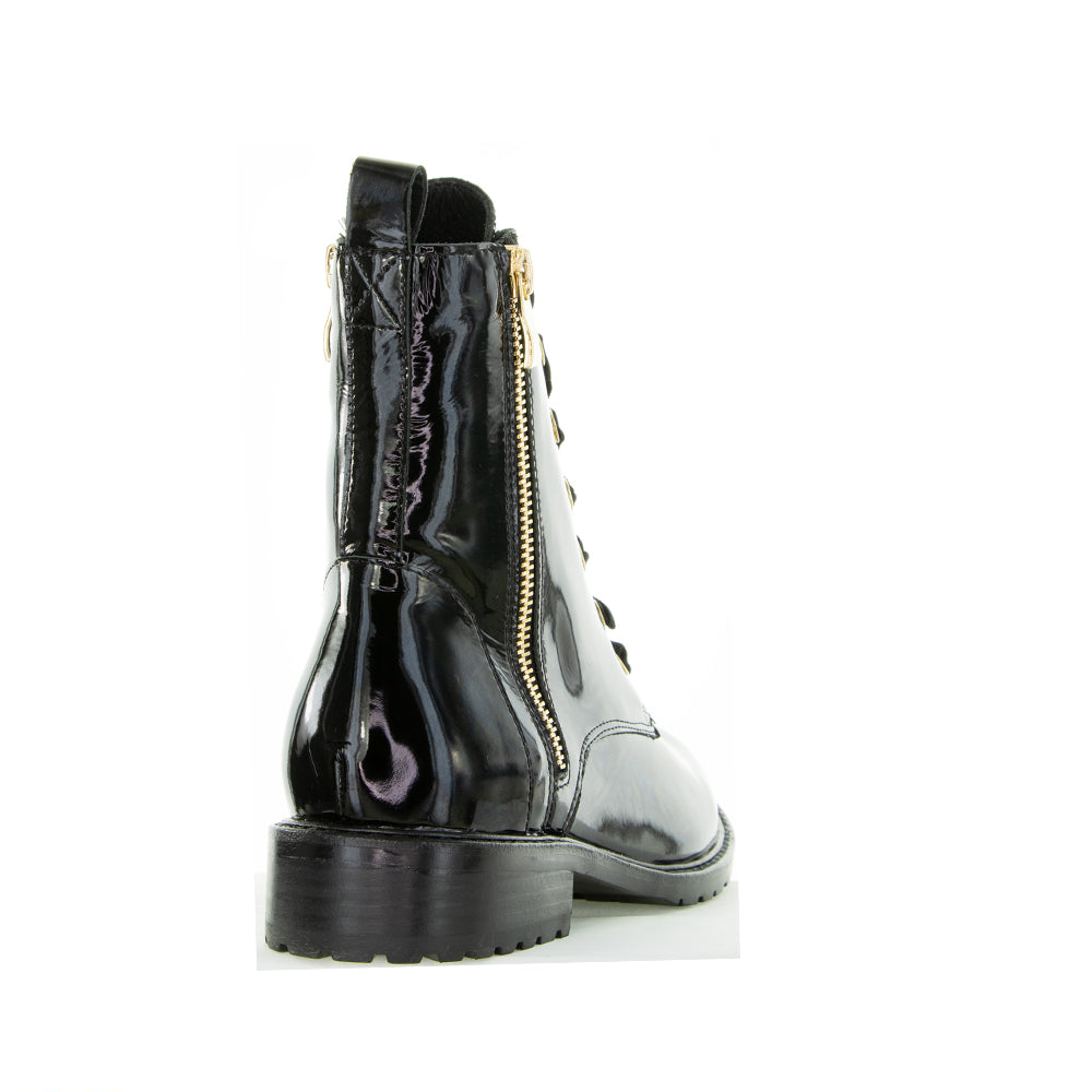 LESANSA FIN BLACK PATENT - Zeke Collection