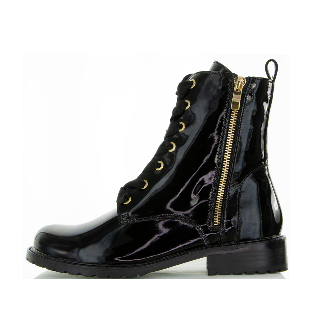 LESANSA FIN BLACK PATENT - Zeke Collection