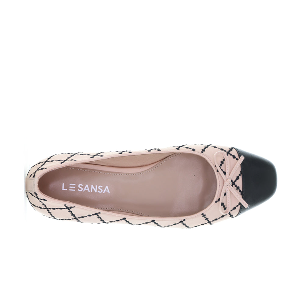 Le Sansa Hary Nude ballet flats with soft beige leather and rounded toe, perfect for casual or elegant wear.