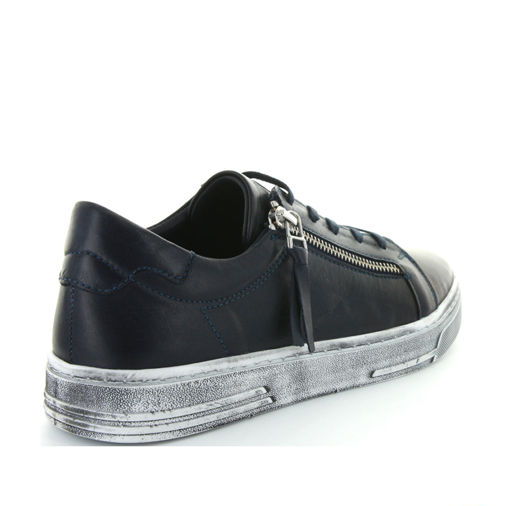 Le Sansa Warren Navy sneakers with navy blue fabric and white rubber soles, casual footwear for everyday wear.
