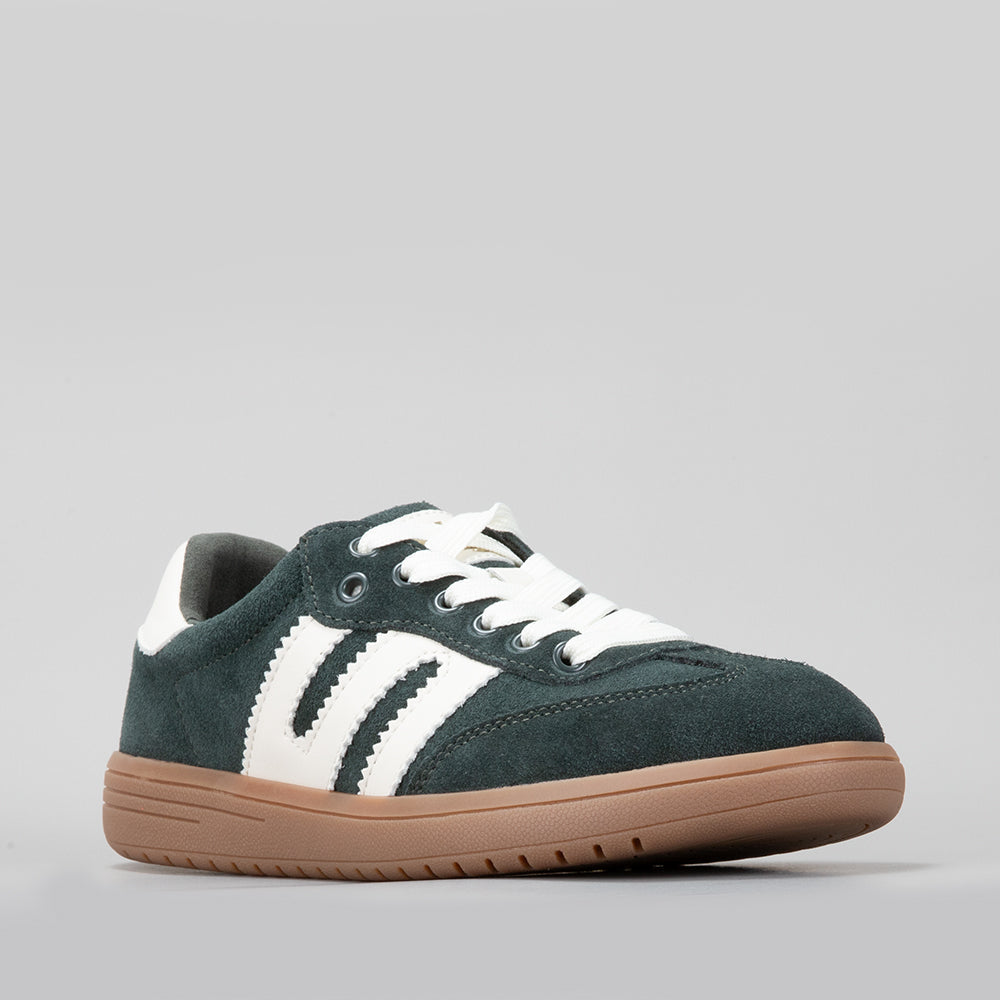Le Sansa Juno green suede sneakers with white soles, stylish casual footwear for everyday wear.