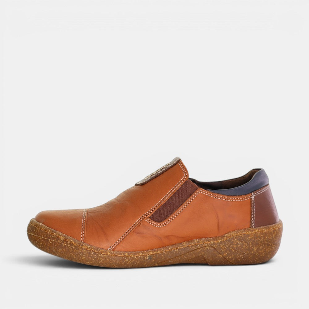 CABELLO casuals in tan color, featuring a comfortable design with stylish details, perfect for everyday wear.
