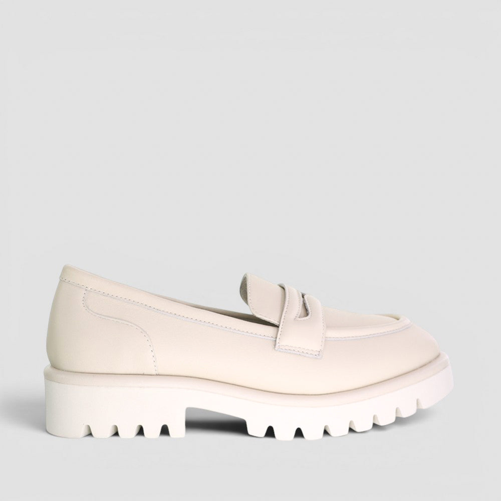 LE SANSA nude leather loafers with sleek design, featuring smooth leather upper and classic slip-on style.