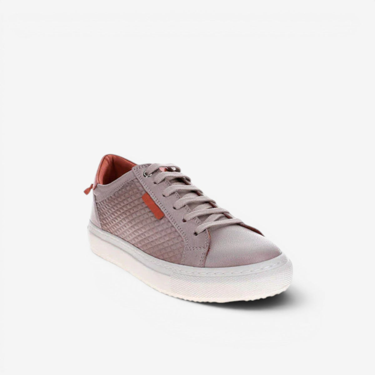 Le Sansa Lesansa Dawn Hat sneakers with white and pastel pink design, featuring laces and a sporty silhouette.