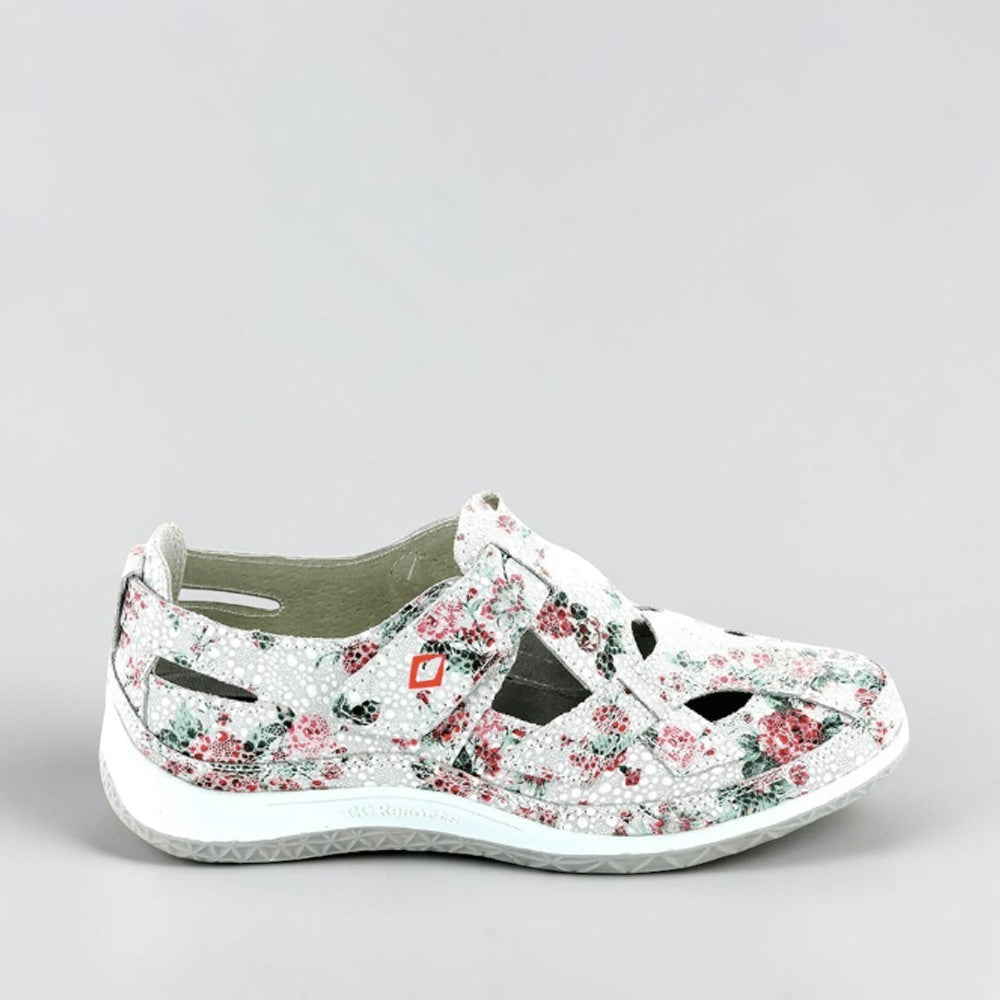 CC RESORTS Jackie white and green floral flats with pointed toe and slip-on design, perfect for casual and summer wear.