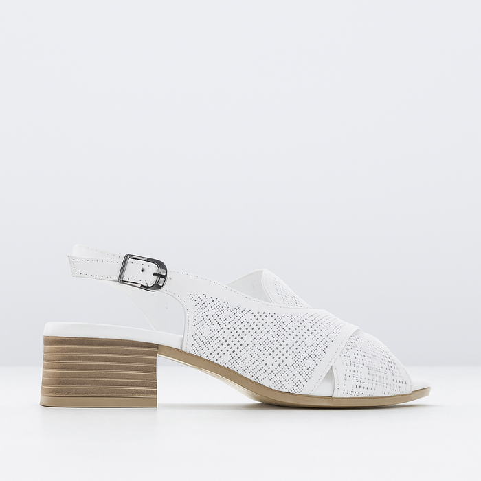 Le Sansa white sandals with elegant strap design, perfect for casual or dressy summer outfits.