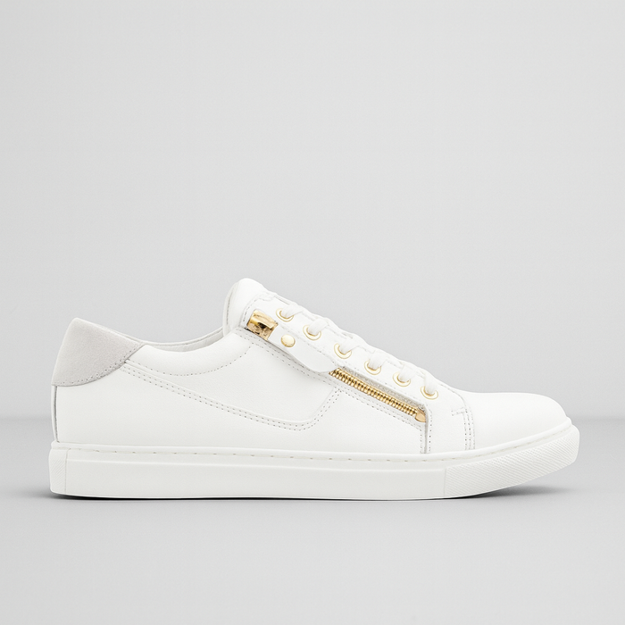 White CABELLO EG520 sneakers with shadow detail, showcasing sleek design and comfortable athletic style.