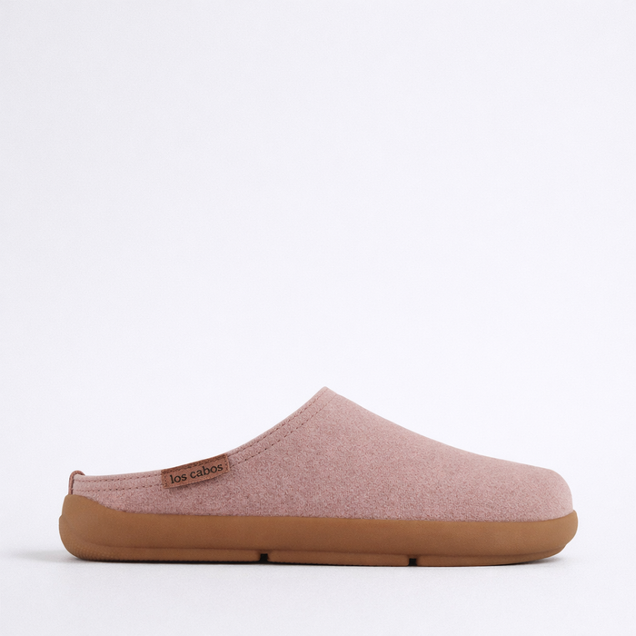 Los Cabos Felton lavender slippers with soft fabric and cushioned sole, designed for comfortable indoor wear.
