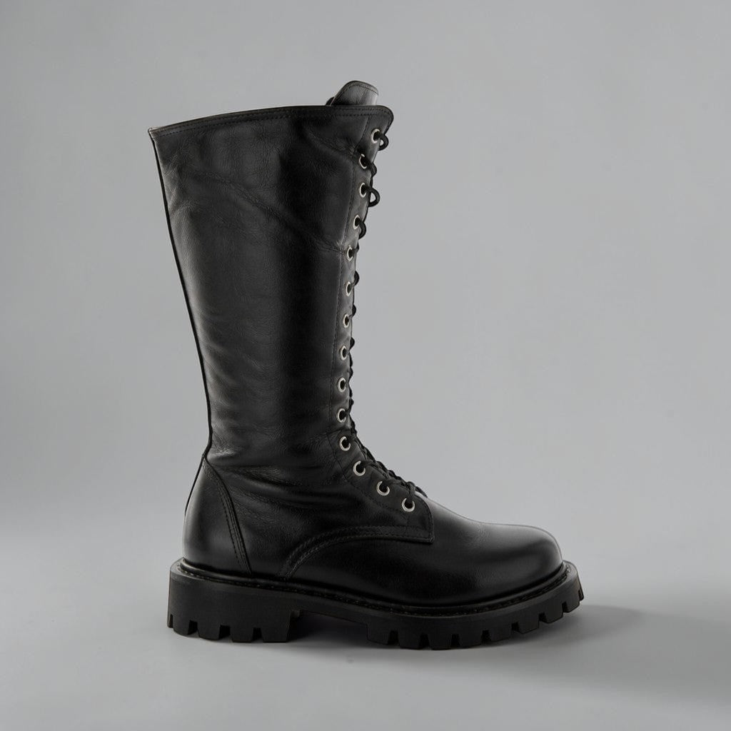 Black high boots from CABELLO EG161, stylish footwear with a sleek design and knee-high length, perfect for fashionable outfits.