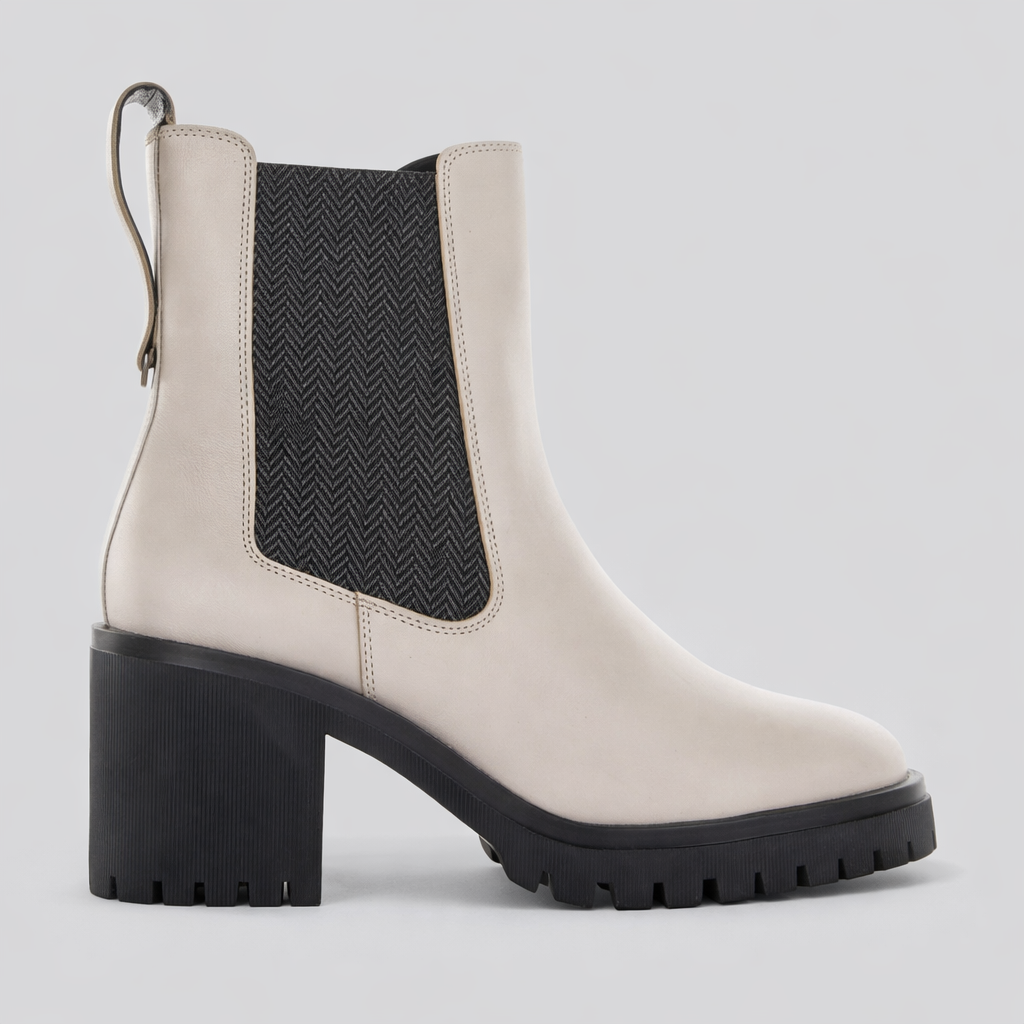 Le Sansa Samira silver grey boots with sleek design, featuring smooth leather and stylish ankle height.