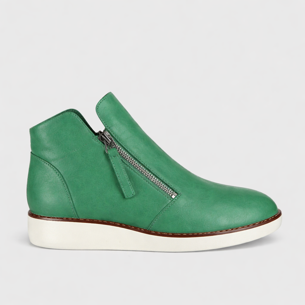 LE SANSA Ronnie Pine boots featuring a stylish design with natural leather appearance and sturdy sole.