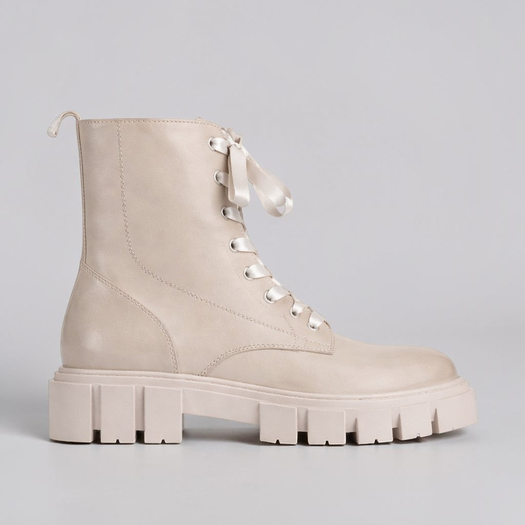 Eos Febe Stone boots featuring a stylish design, made with quality materials, shown in a close-up view.