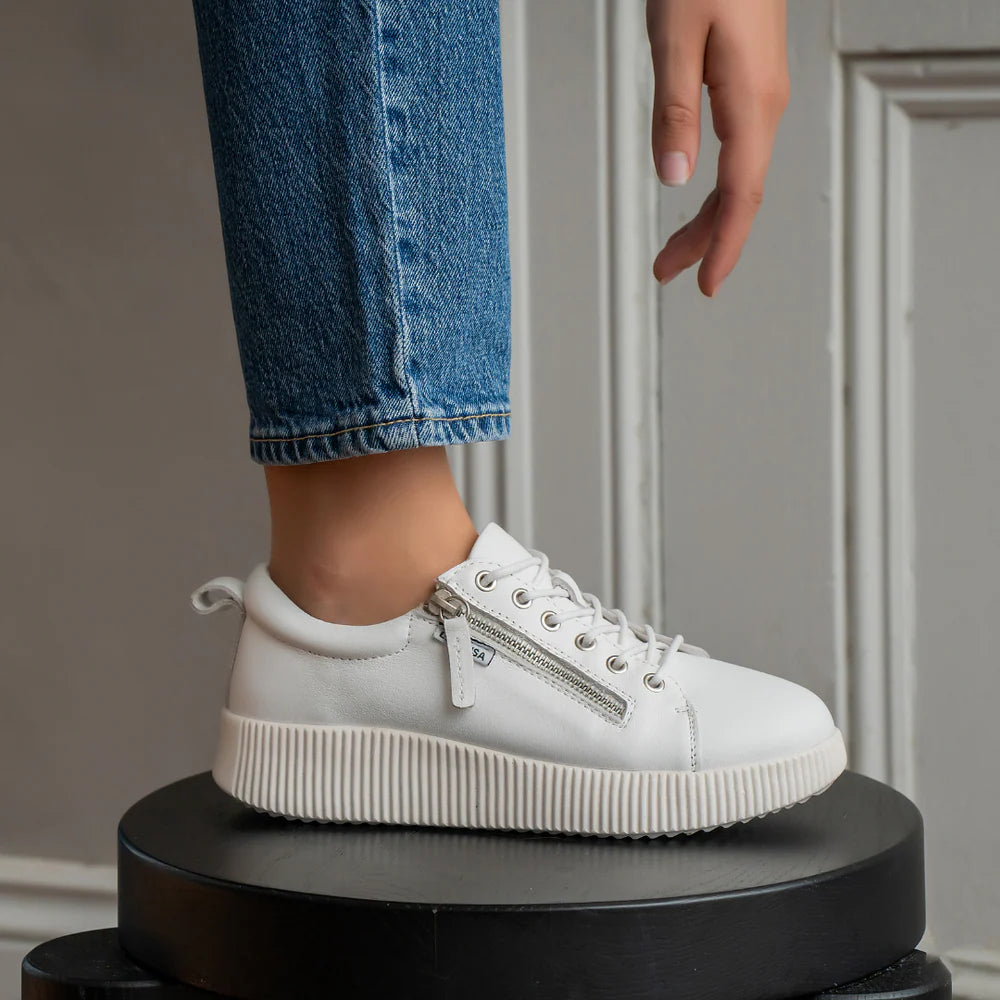 LE SANSA CLARA WHITE Women Sneakers - Zeke Collection NZ