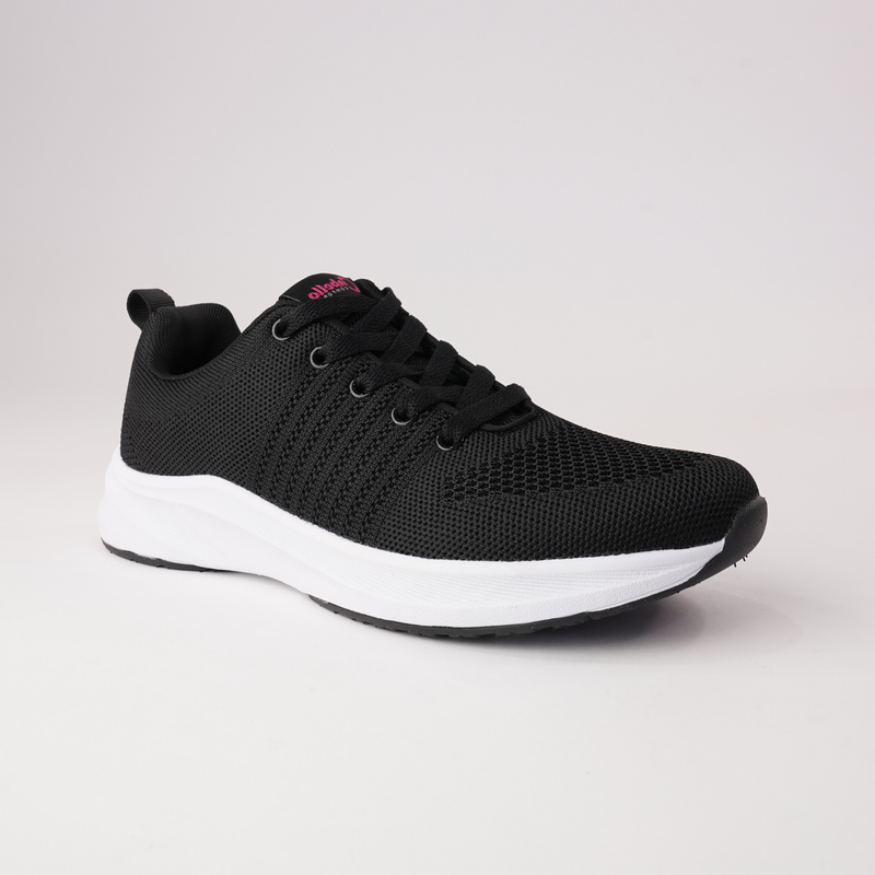 CABELLO Walker sneakers in black and white with stylish sole, casual footwear for everyday wear.