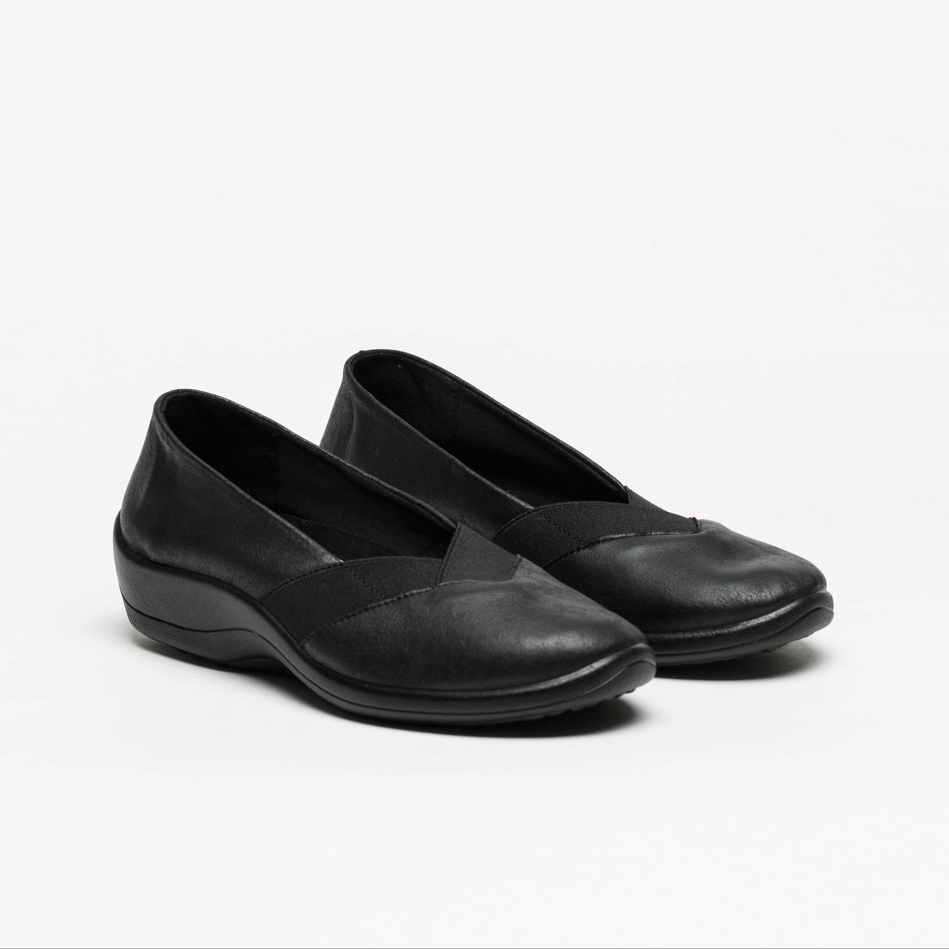 Black Arcopedico Acadia ballet flats with rounded toes and soft material, designed for comfort and everyday wear.