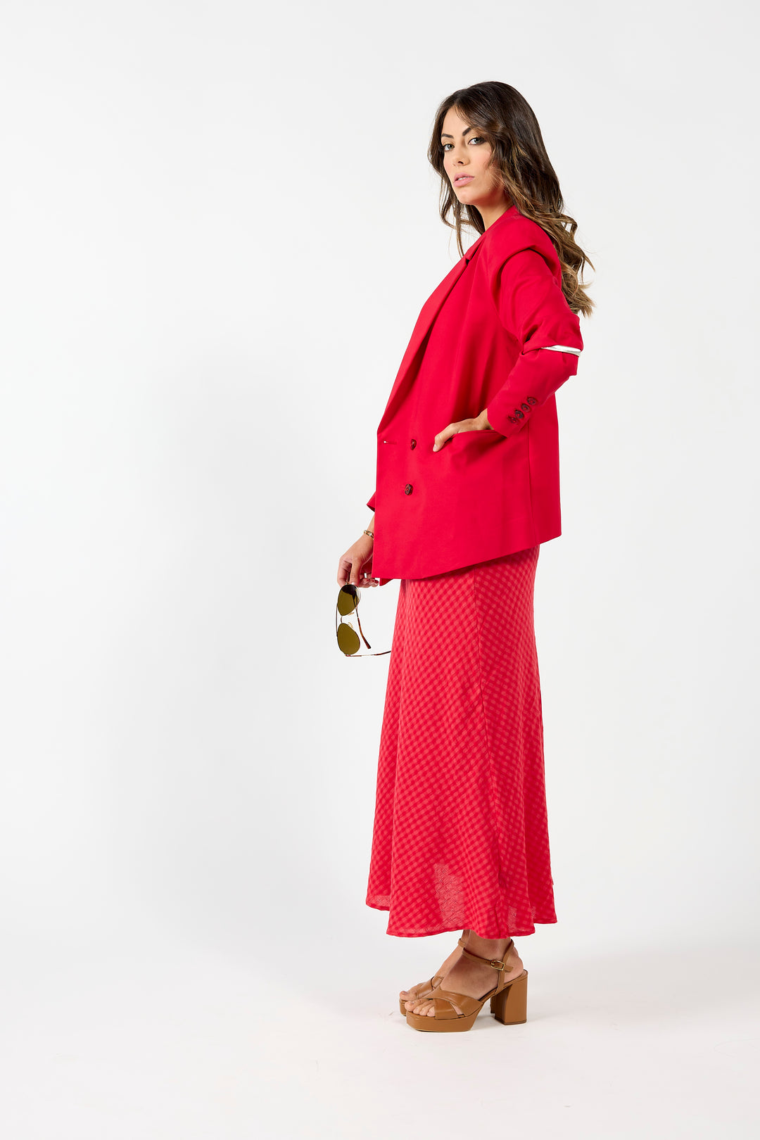 Drama The Label Brianna Blazer in vibrant scarlet color, tailored blazer with structured fit and classic lapel design.