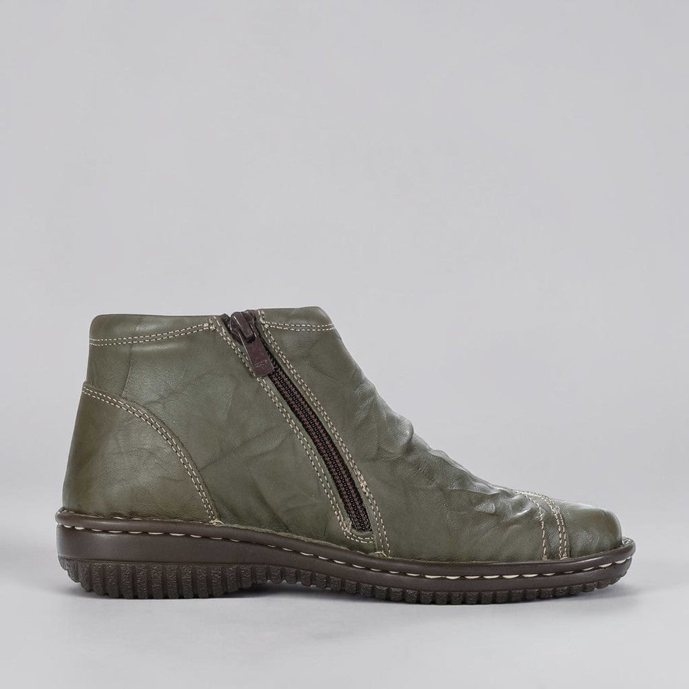 CABELLO 5250-27 Khaki Crinkle boots showing textured crinkle leather, lace-up design, and rugged sole.