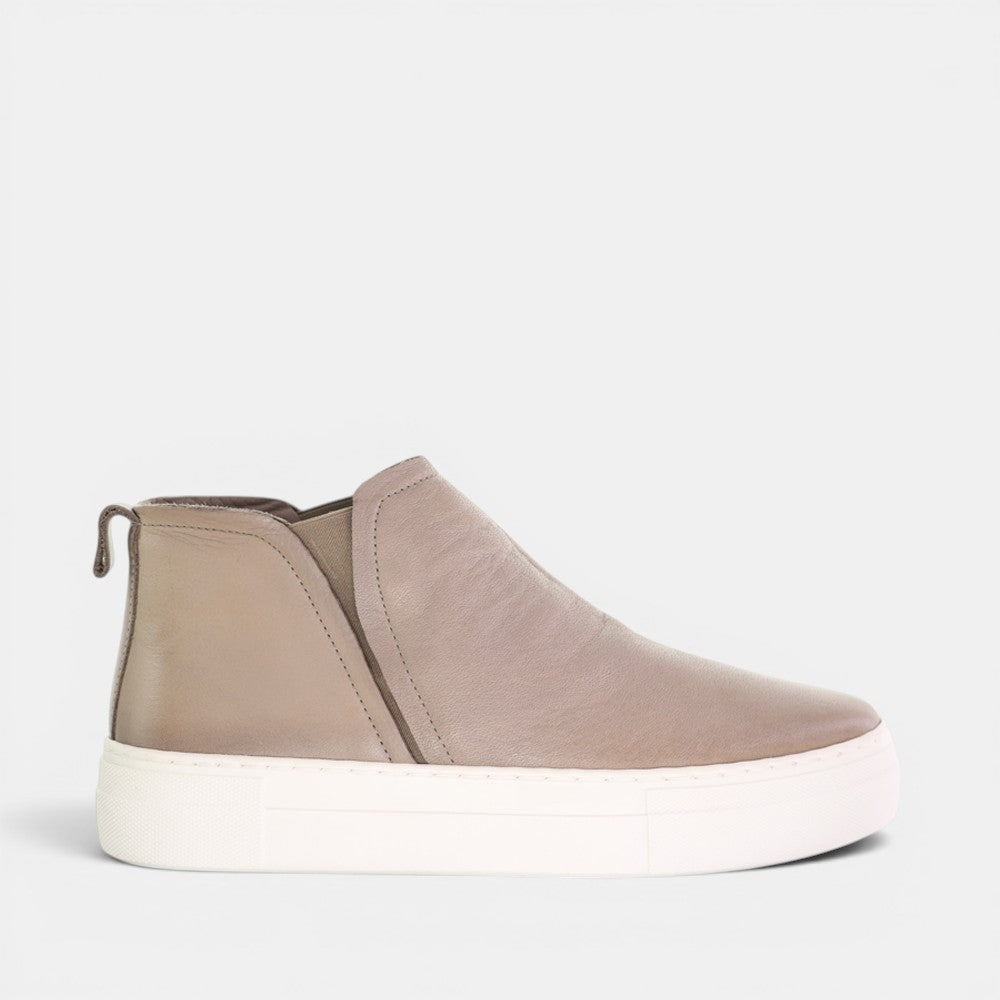 Le Sansa Stephanie taupe boots with a sleek design, featuring a rounded toe and low heel, perfect for casual or stylish wear.