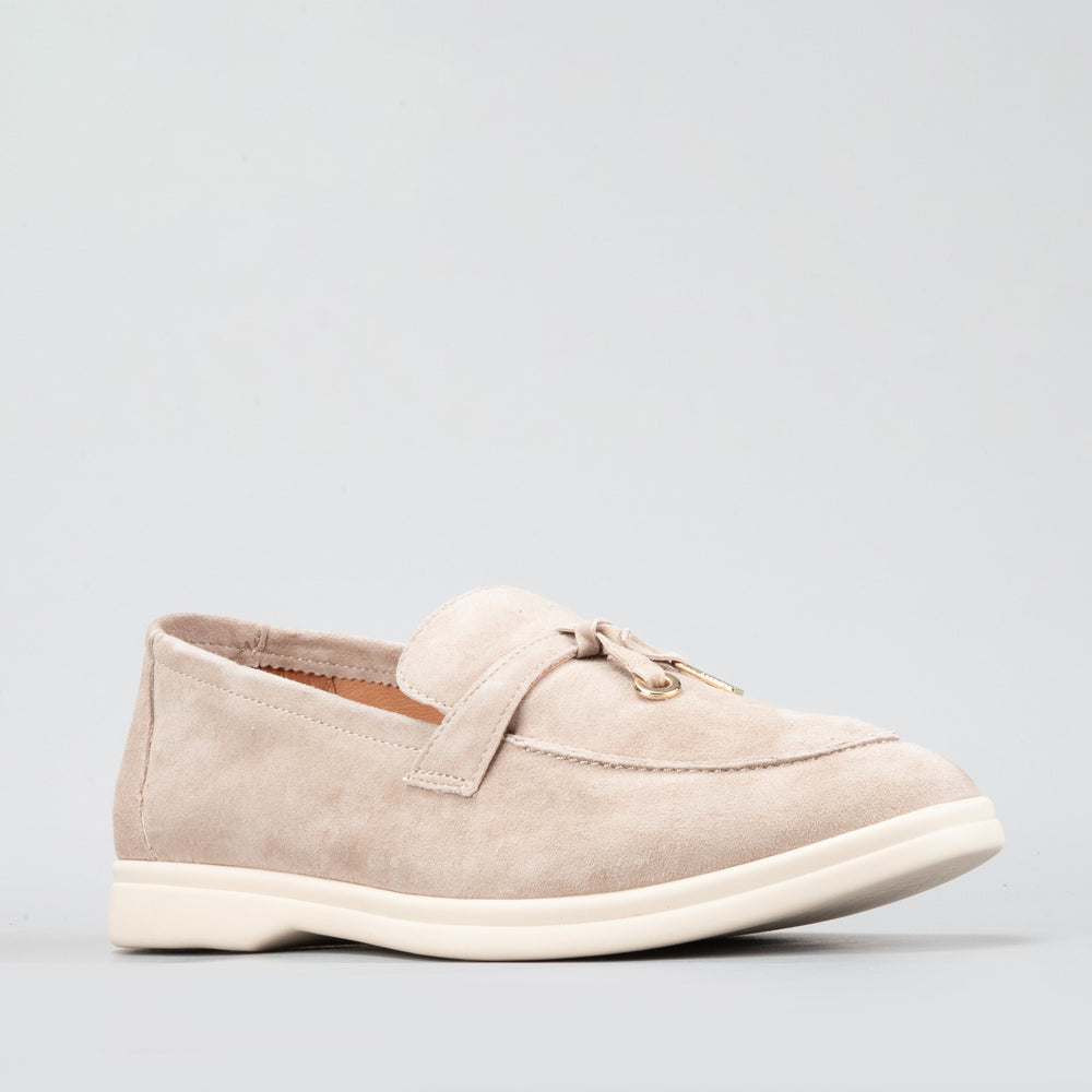Le Sansa Capri taupe suede loafers with rounded toe and subtle stitching, stylish and comfortable for everyday wear.
