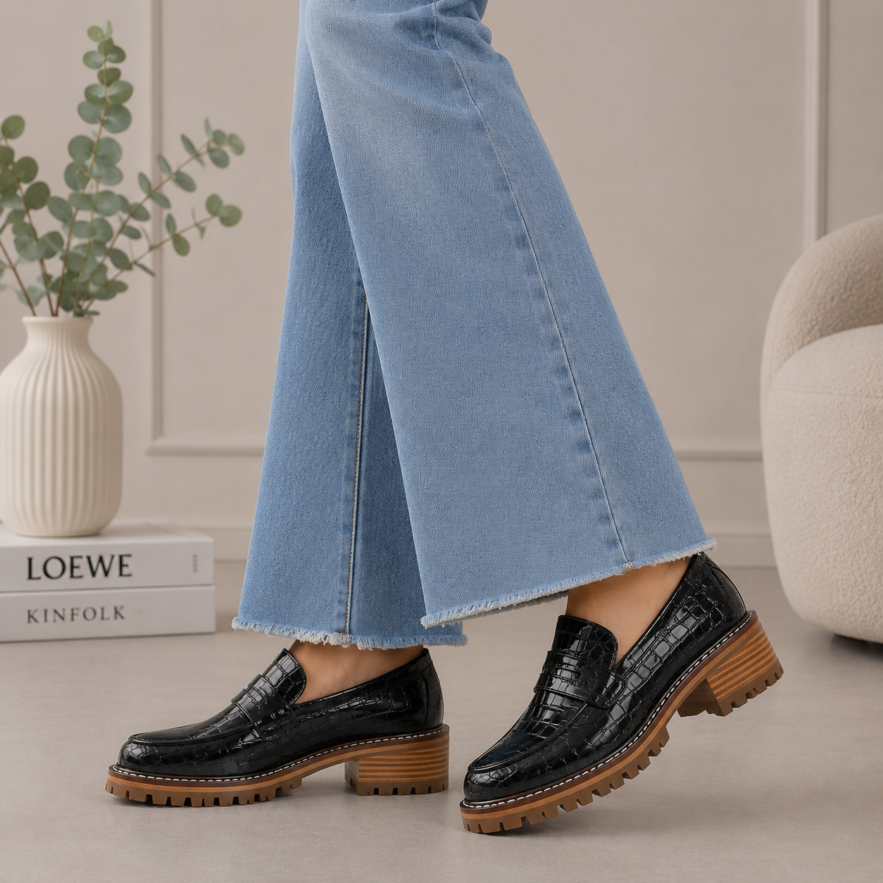 Black LE SANSA Zoey casual shoes with sleek design and comfortable fit, perfect for everyday wear.