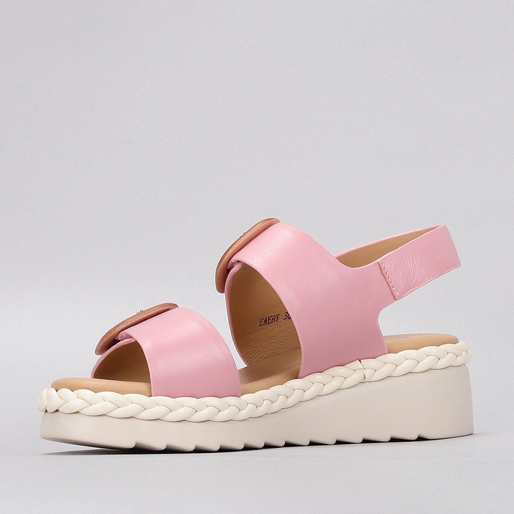 Le Sansa Emery baby pink sandals featuring soft straps and a comfortable sole, perfect for little feet.