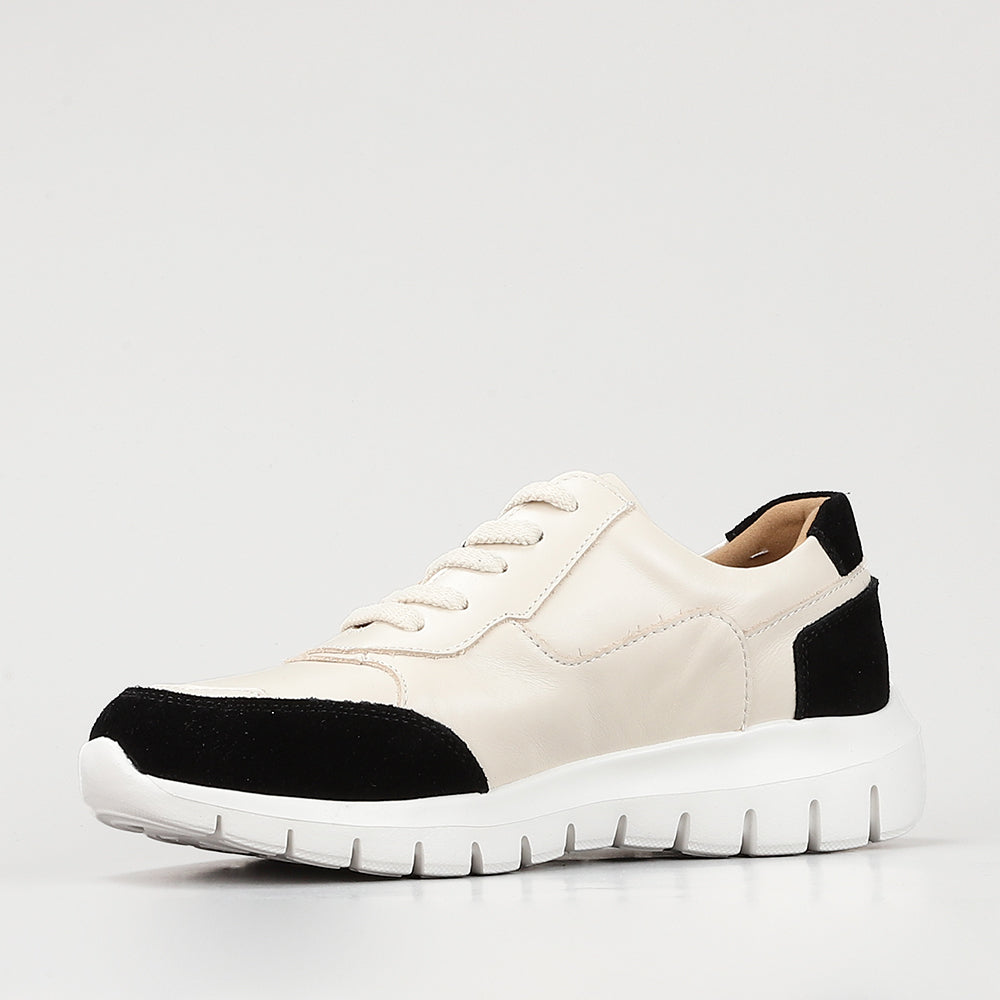 Black LE SANSA Ryder Sneakers with sleek design and comfortable fit, featuring stylish laces and modern athletic look.