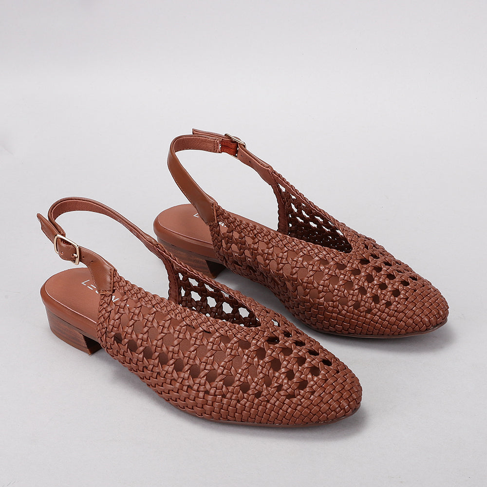 Le Sansa Sansa Camila Walnut sandals with tan straps and open toe design, showcasing stylish leather footwear.
