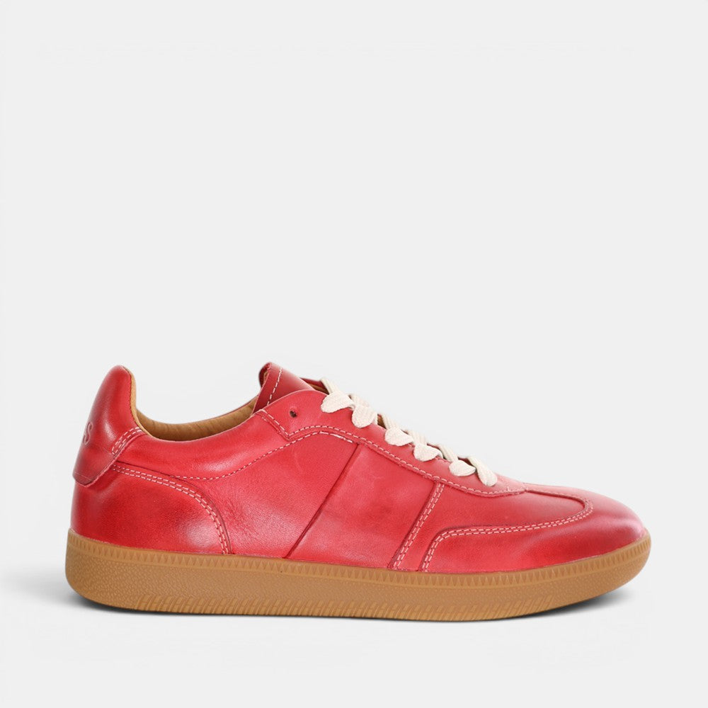 EOS Antigo Red sneakers with stylish red and black design, featuring comfortable laces and sporty silhouette.