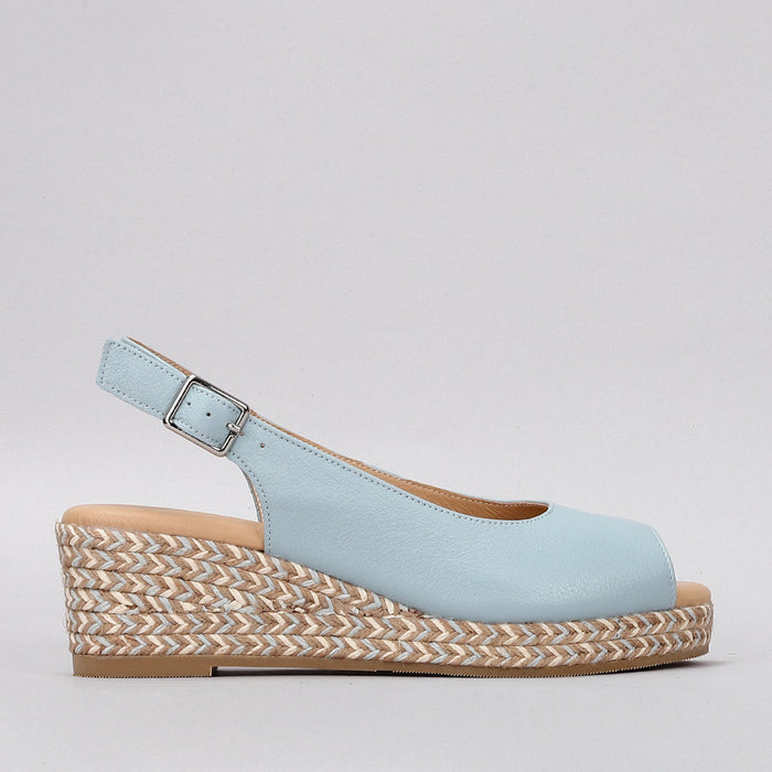 Le Sansa Dove Baby Blue sandals with open toe design and ankle strap for comfortable baby or toddler footwear.