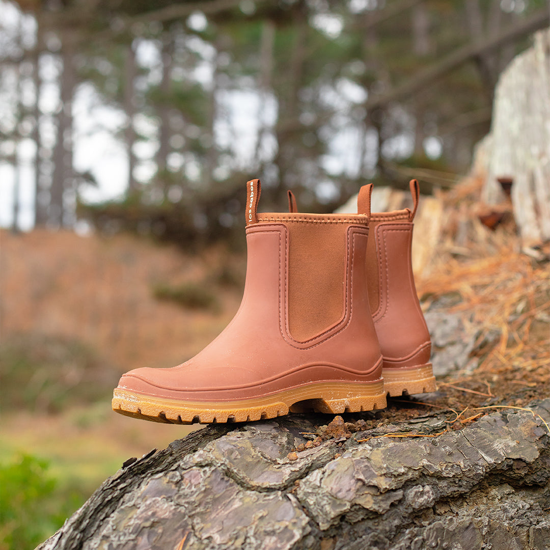 Los Cabos Amelia Cinnamon boots with a stylish design, featuring warm cinnamon-colored leather and a comfortable ankle-high fit.