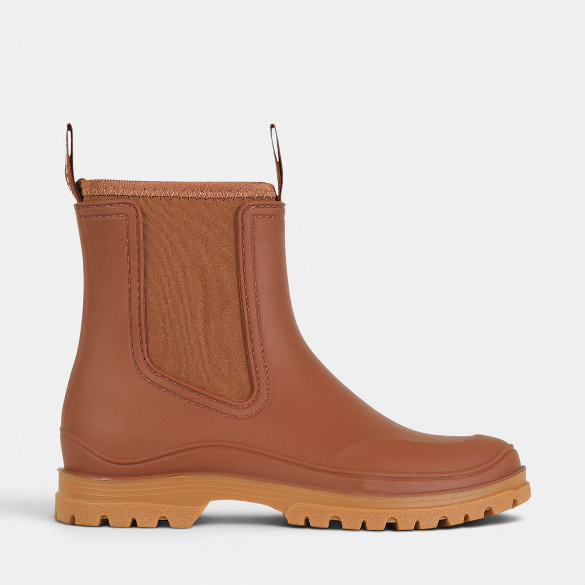 Los Cabos Amelia cinnamon boots with ankle-high design, brown leather, and stylish stitching, perfect for casual wear.