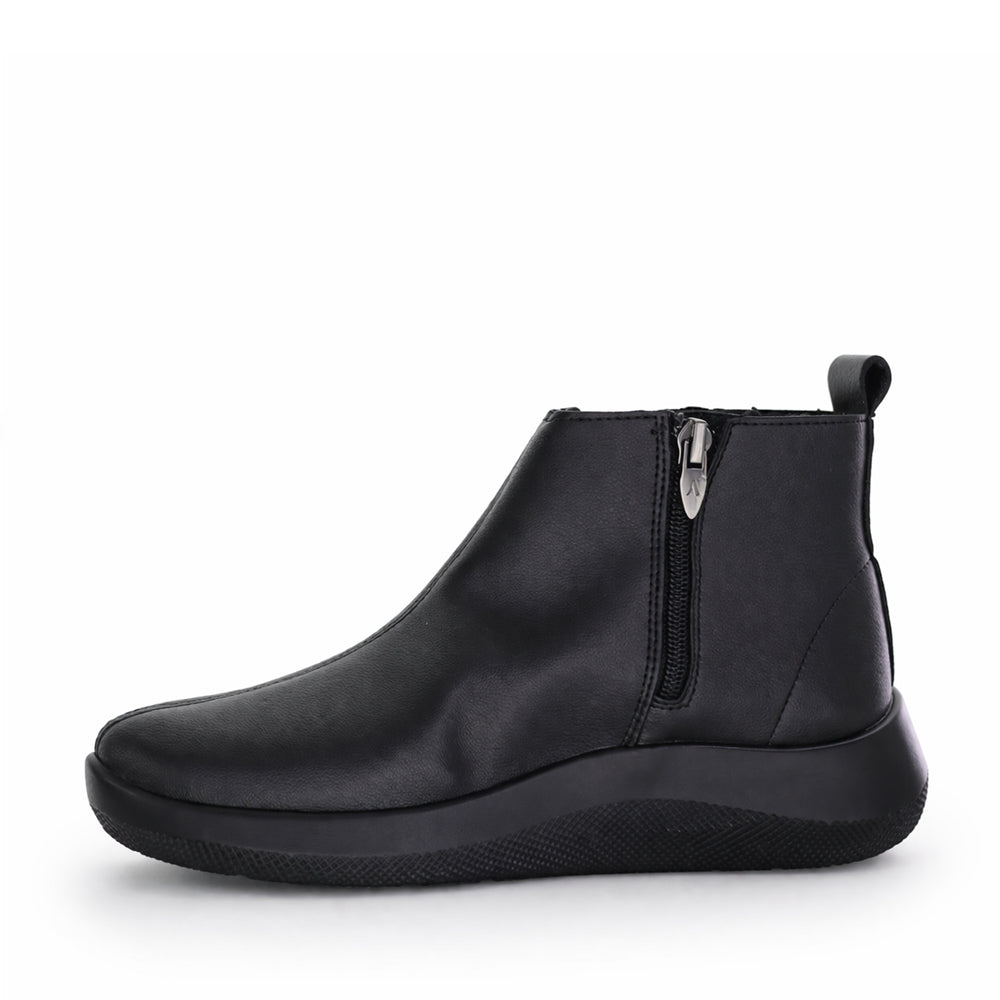 Arcopedico Rago black and grey boots with comfortable slip-on design and rounded toe, showcasing stylish casual footwear.