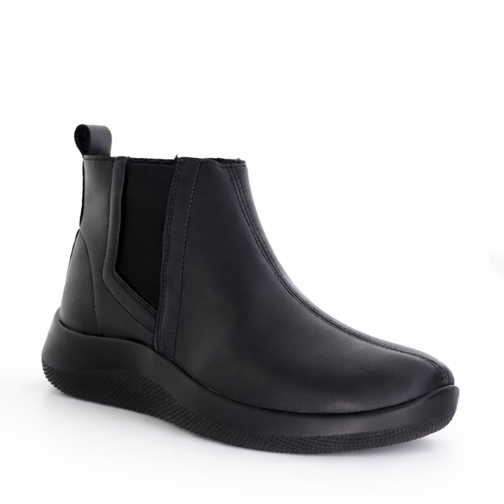 Black and grey Arcopedico Rago boots with a sleek design, showcasing comfortable slip-on style and smooth leather finish.