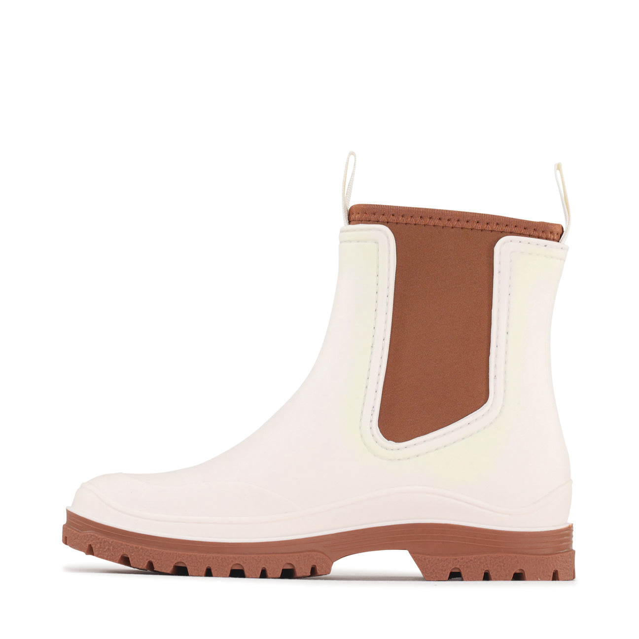 LOS CABOS Amelia Cream boots showing stylish beige leather ankle boots with pointed toes and side zipper detail.
