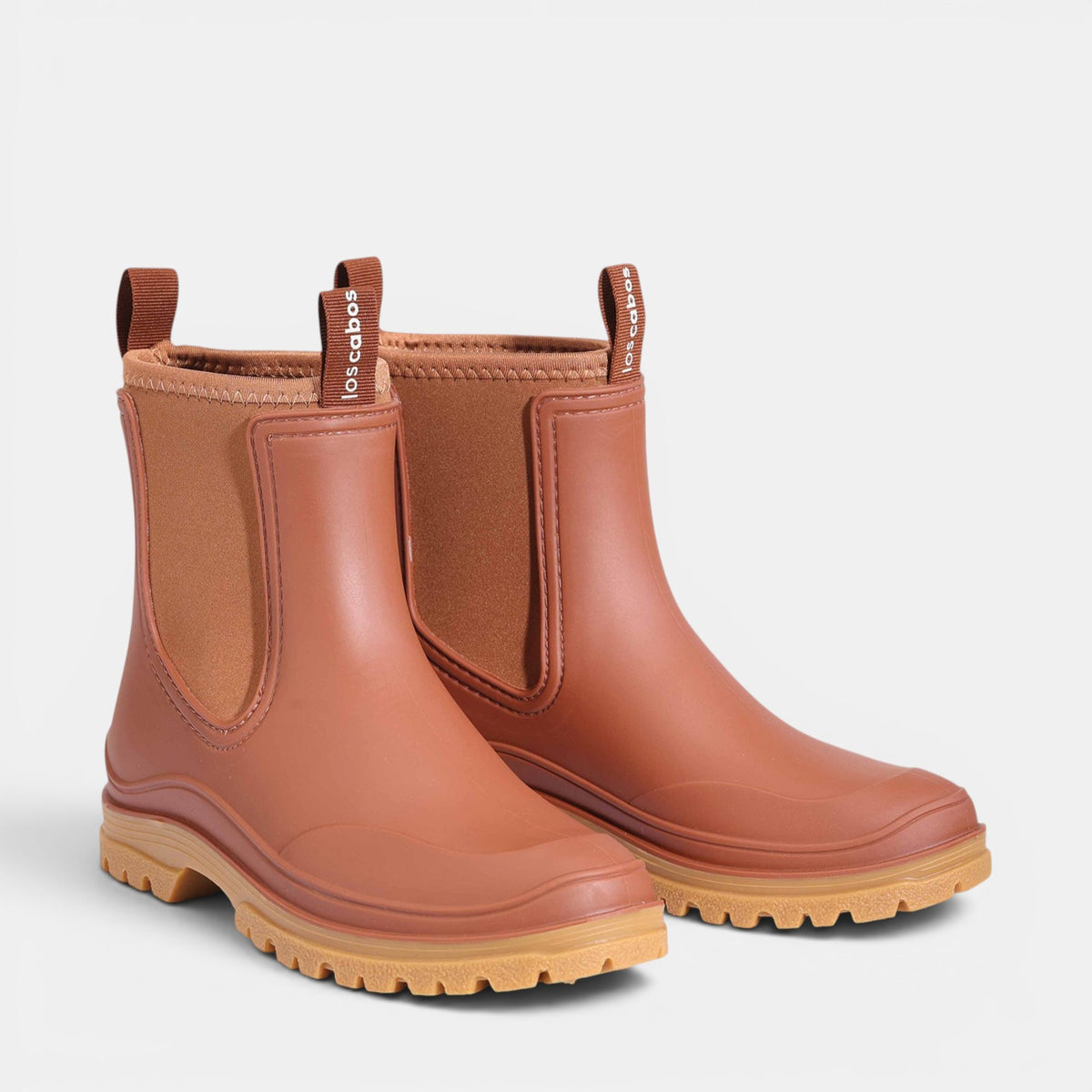 Los Cabos Amelia cinnamon boots featuring a stylish ankle design and a warm cinnamon color, perfect for fall and winter wear.