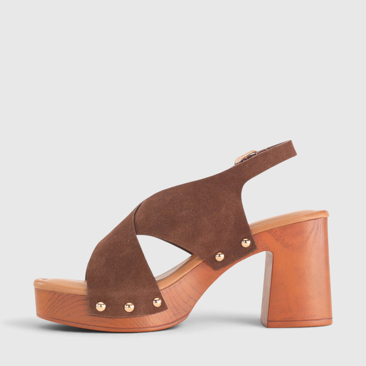 Los Cabos Anabella chestnut sandals featuring tan leather straps and a comfortable flat sole, stylishly displayed against a neutral background.