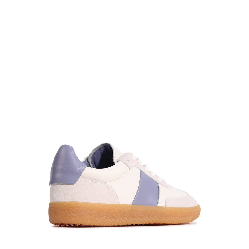 Eos Antigo White sneakers featuring clean white leather uppers and stylish design for casual wear.