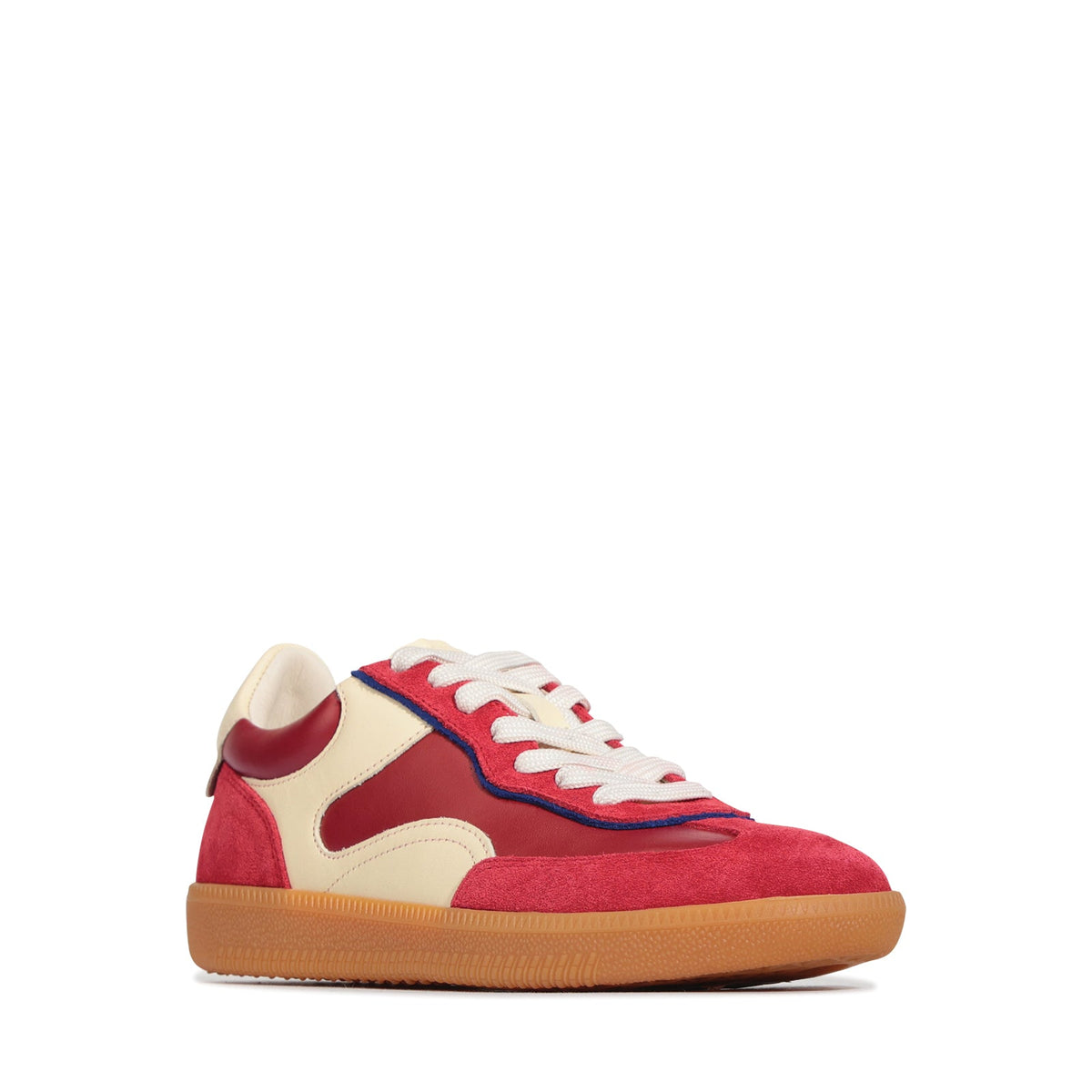 Eos Antigona Red sneakers with vibrant red color, stylish design, and casual fit, perfect for everyday wear and sporty looks.