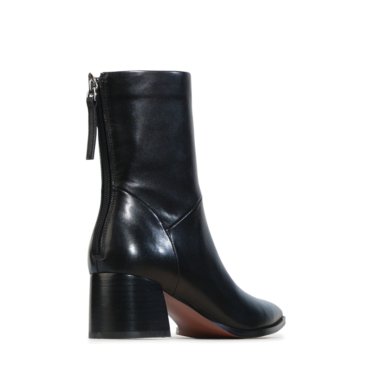 Eos Auroa Black boots with sleek design, featuring black leather and stylish ankle-high silhouette.