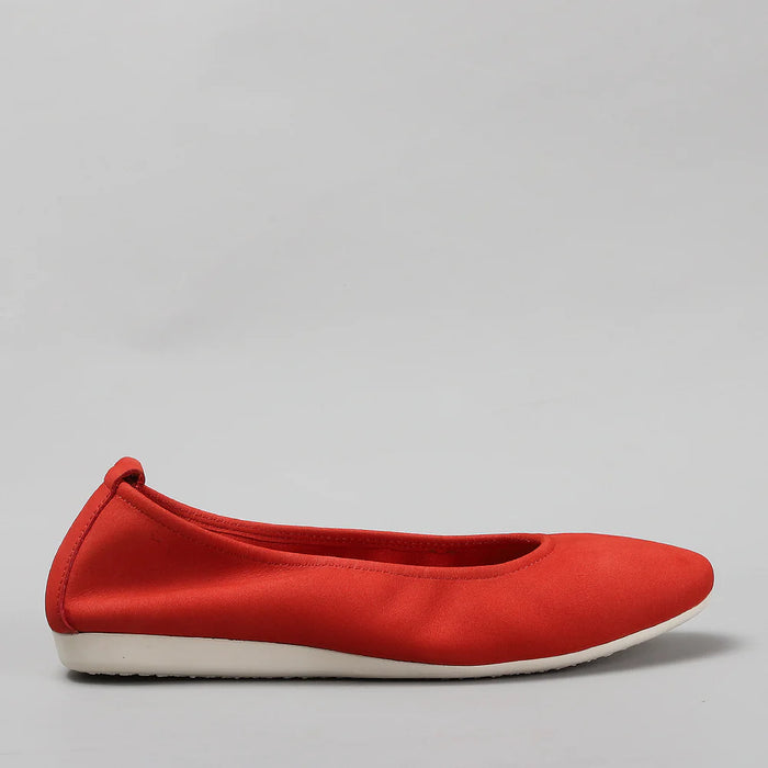 Le Sansa Barbie orange ballet flats in nubuck, side view showing stylish and comfortable slip-on footwear for women.