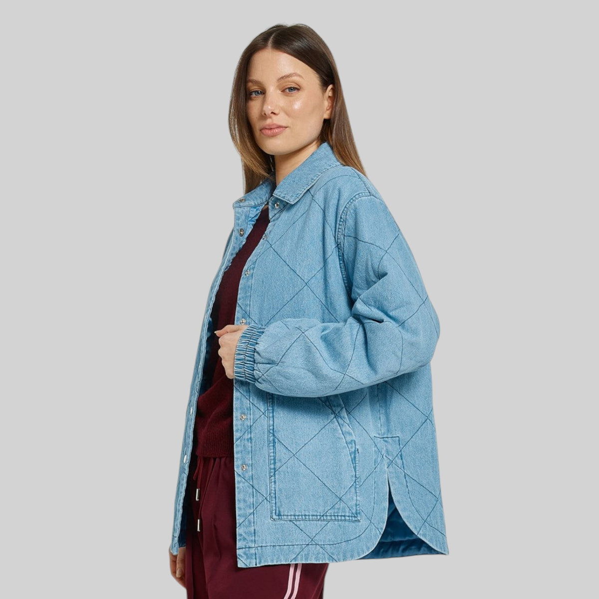 Betty Basics Quest quilted jacket in blue wash, stylish blazer with a quilted design, perfect for casual layered looks.