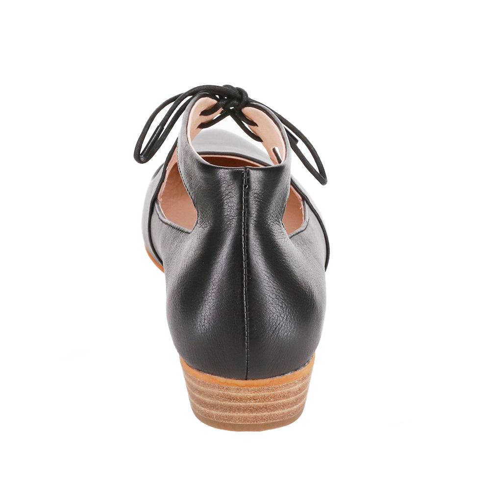 Le Sansa Boss Black sandals featuring sleek black straps and comfortable flat soles for stylish casual wear.