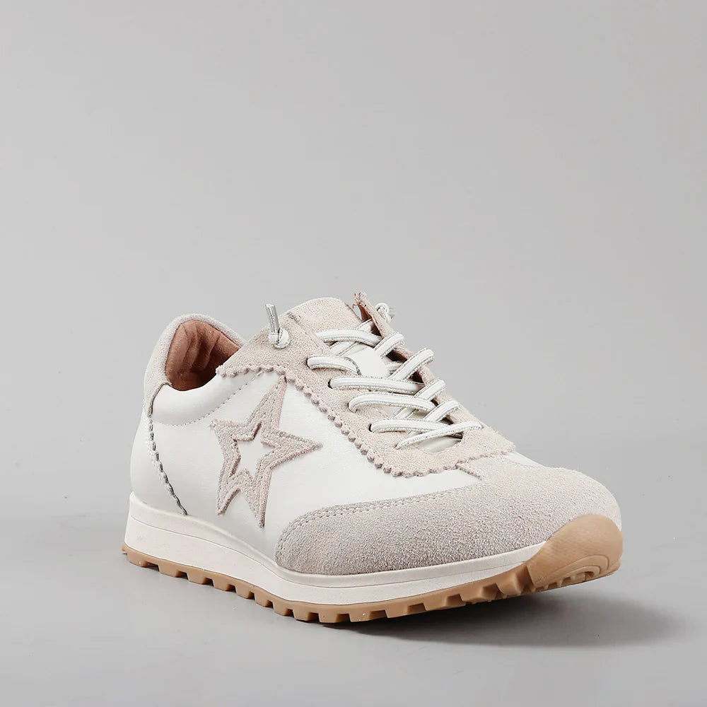 CC RESORTS BOSTONY02 beige sneakers with white soles, casual slip-on design, shown from a side view.